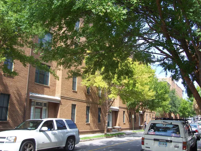 20 Warren Place Apartments - College of Charleston