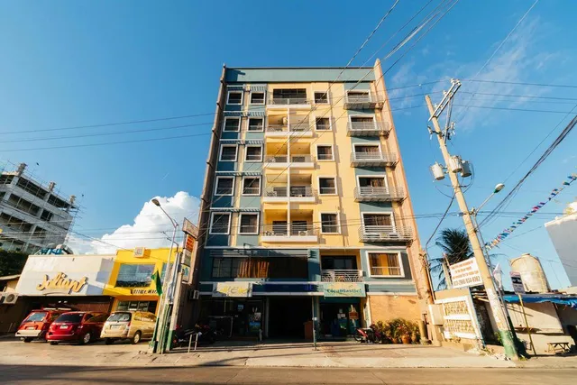 RedDoorz Plus @ Better Living Paranaque