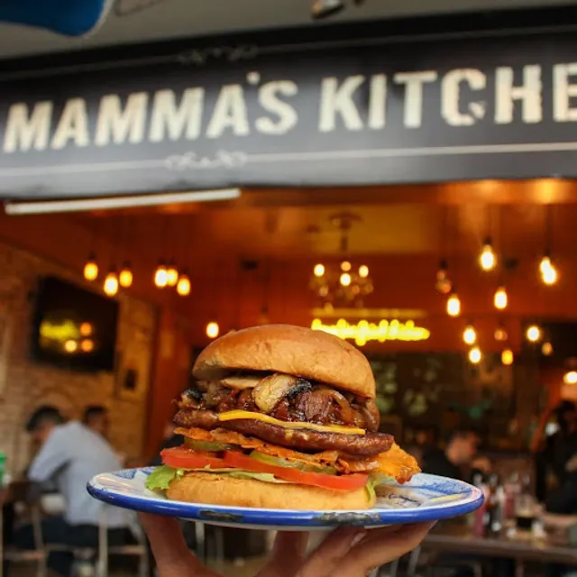 Hot Mamma’s Kitchen