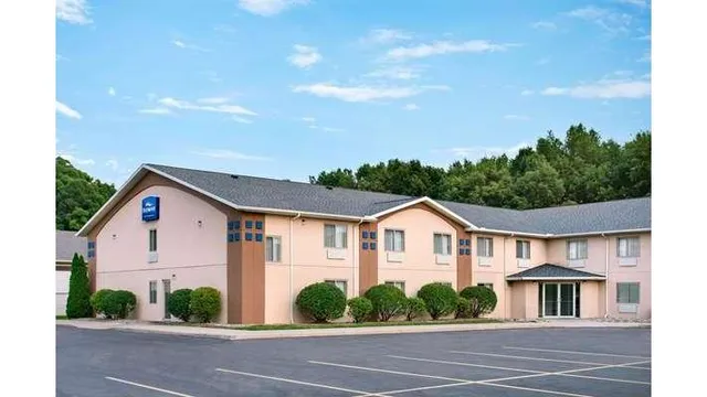 Baymont Inn & Suites by Wyndham Swanton/Toledo Airport