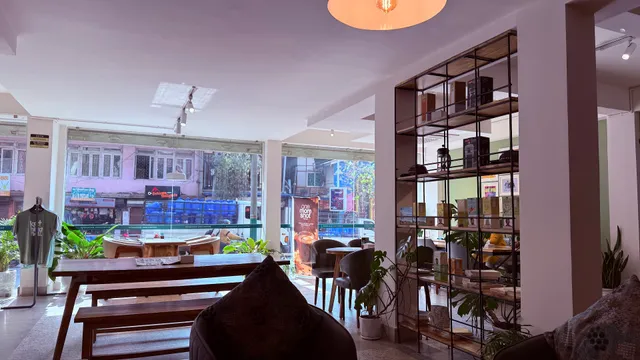 Himalayan Java Coffee, Mid Baneshwor