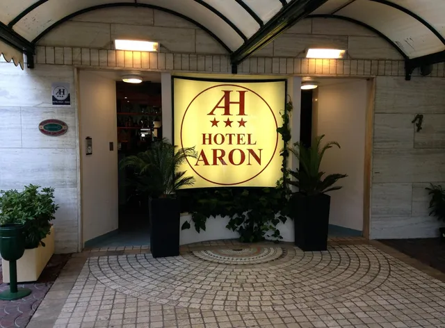 Hotel Aron