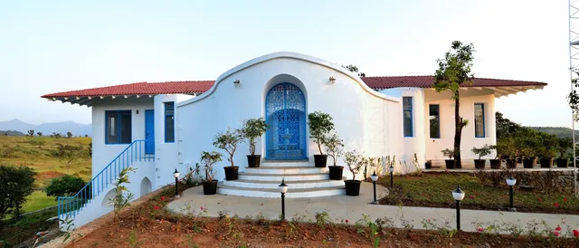 1517 Greek House By Kaz Stays