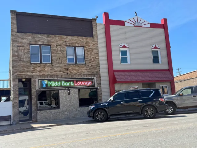 Midd Bar & Lounge