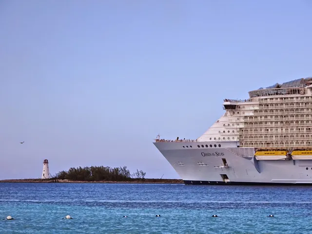 Q Cruise + Travel Chicago