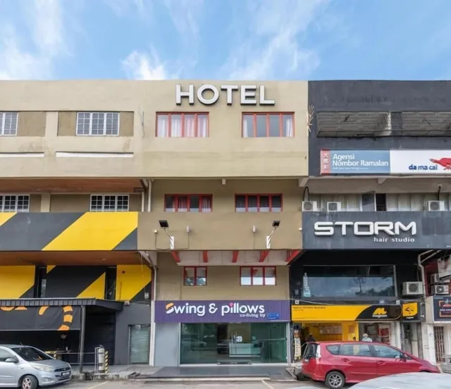 Swing & Pillows @ PJ SS2