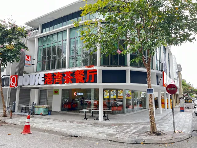 QHouse 港湾茶餐厅 • Bukit Jalil