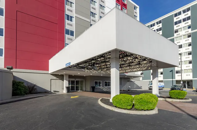 Charleston Tower Hotel