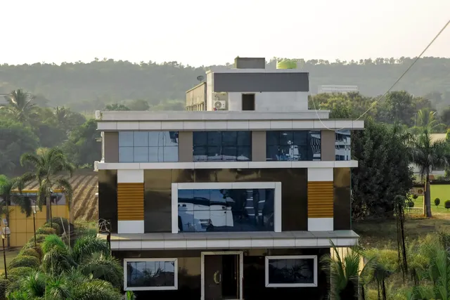 Vakratunda Executive