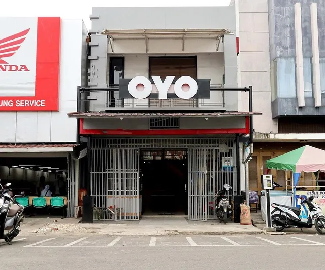OYO 1191 Monalisa Residence And Cafe