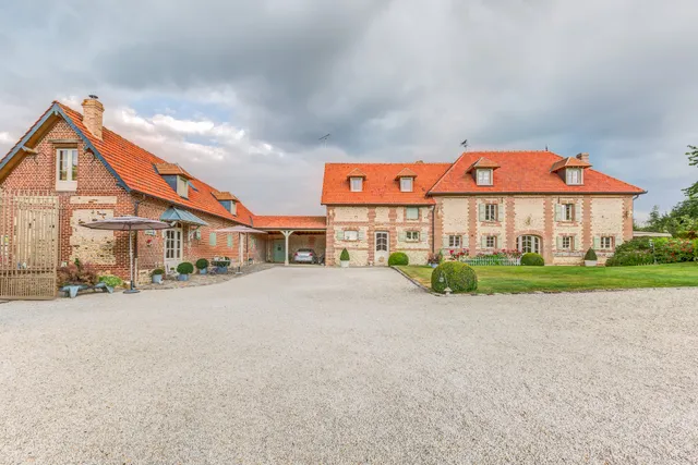 Chambres d'Hôtes de Charme : Le Clocher du May