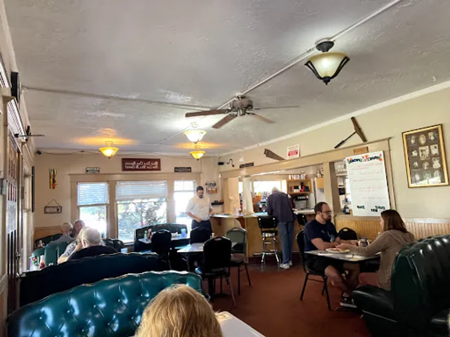 Dean's Homestyle Cafe