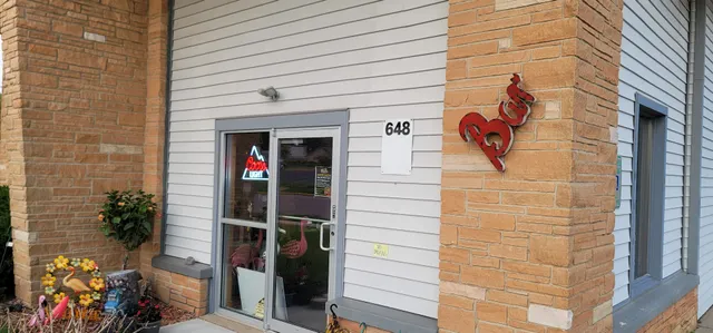 KJ's Flamingo Lounge