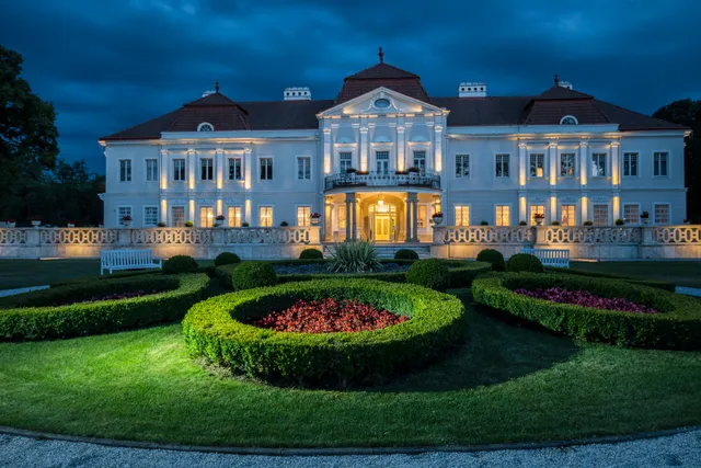 Art Hotel Kaštieľ, Tomášov