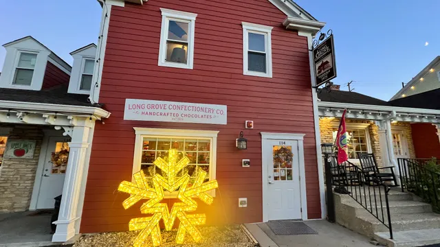 Long Grove Confectionery Co - Village