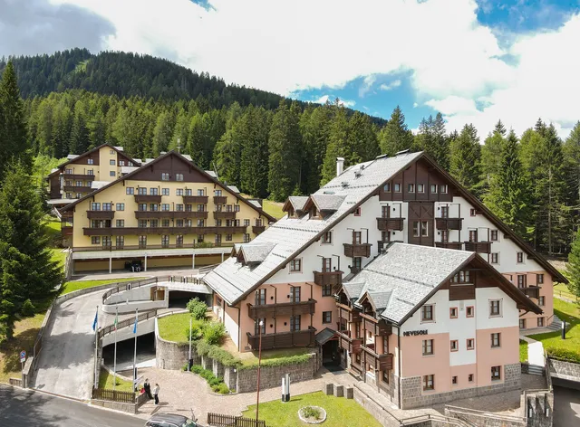 Nevesole Folgarida Resort Aparthotel