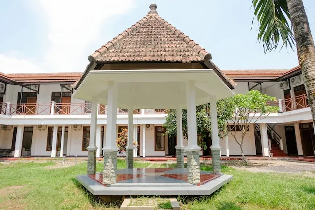 Super OYO 1376 Kina Family Residence Syariah