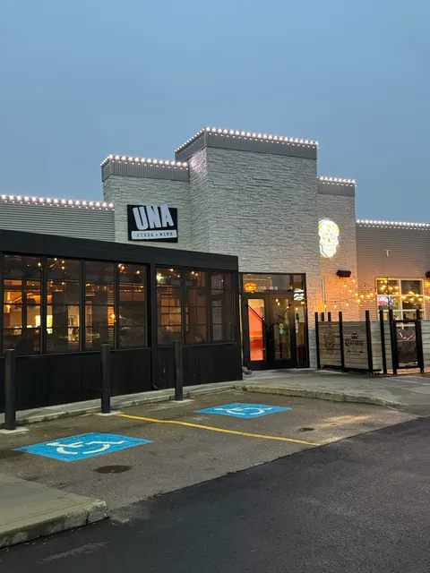 UNA pizza + wine Edmonton: South Common