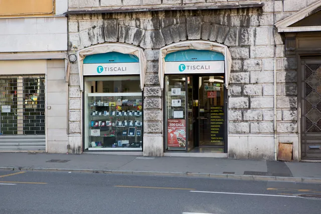 Vega Tiscali Store