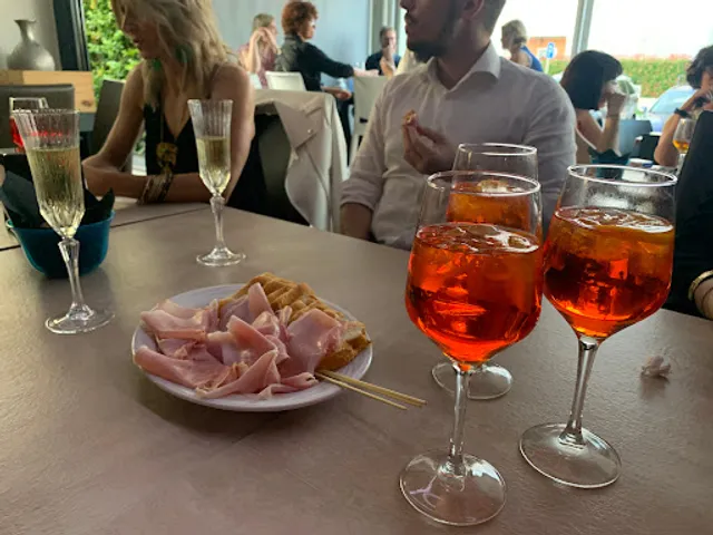 Nacht Café Disco Bar