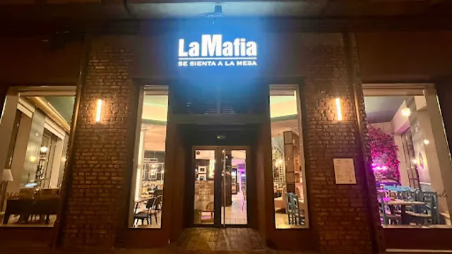 La Mafia se sienta a la mesa