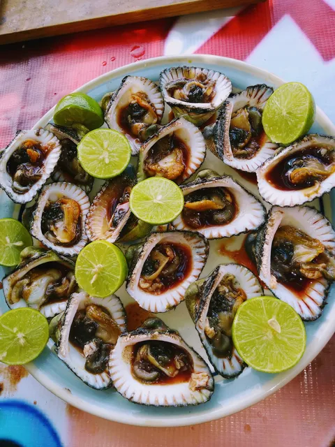 Patas de mula y ceviche La M E M