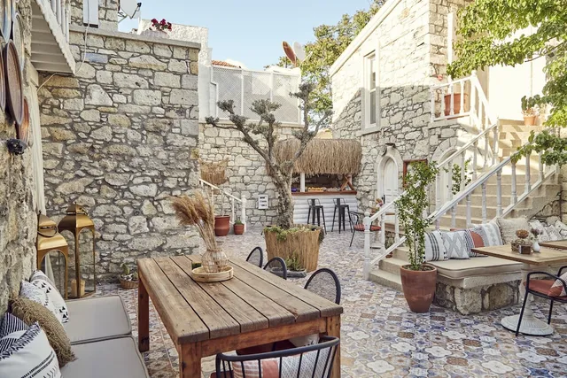 Morisi Avlu Alaçatı