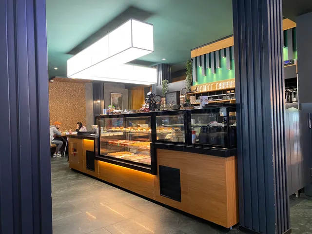 ETiler Cafe & Restaurant