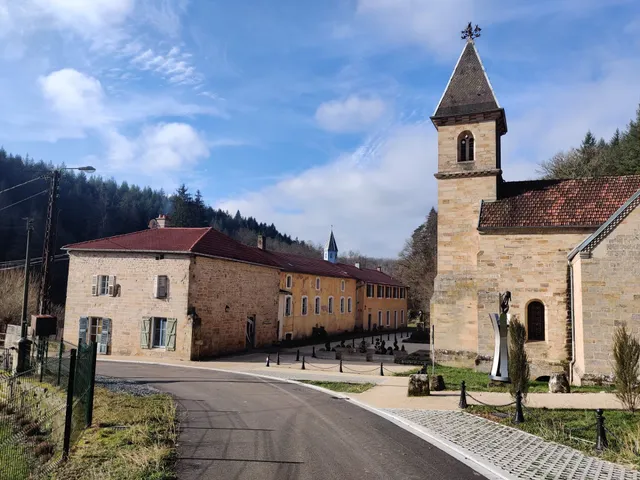Le Val de la Bonne Vie - Chambres d'hôtes & camping