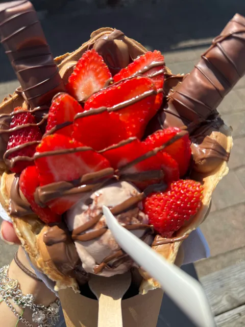 Isle of Gelato by the sea