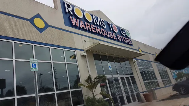 Rooms To Go Outlet - Toa Baja