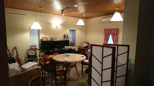 シェ・ワタナベ