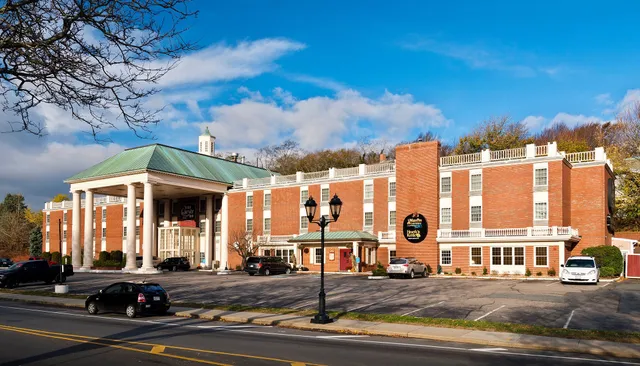 John Carver Inn & Spa