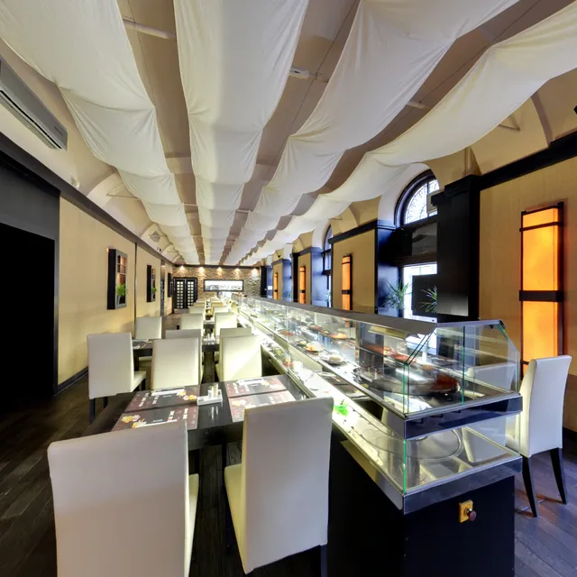 Wasabi Running Sushi & Wok Restaurant - Debrecen