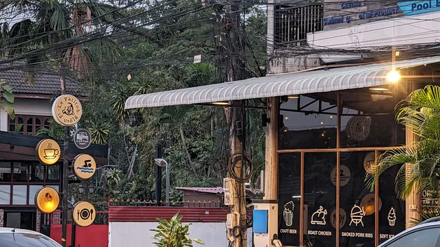 Le Patitoh Café & Craft Beer