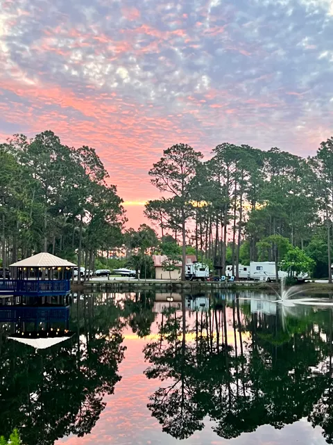 Pineglen Motorcoach & RV Park