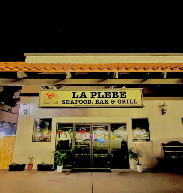 La Plebe Mazatlán Bar and Grill