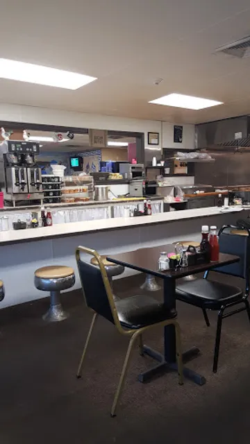 Petros Breakfast & Lunch