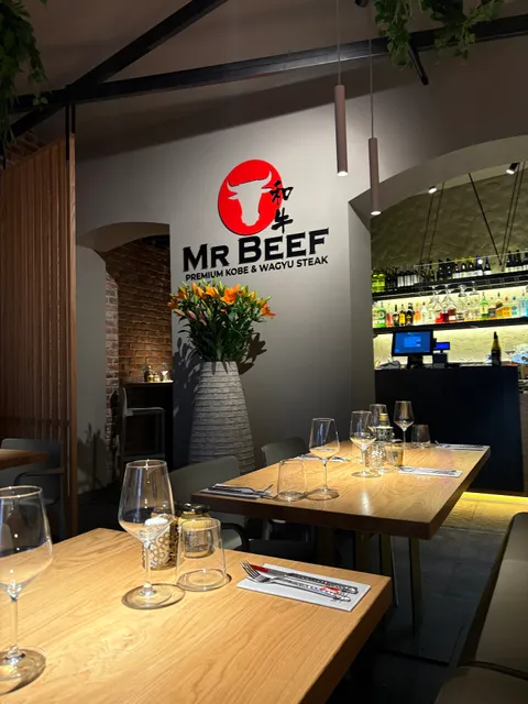 Mr Beef Steakhouse and Burger