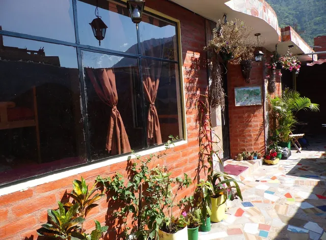 La Casa Amarilla City