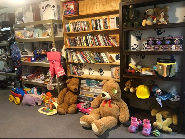 Bows and Britches Boutique and Consignment