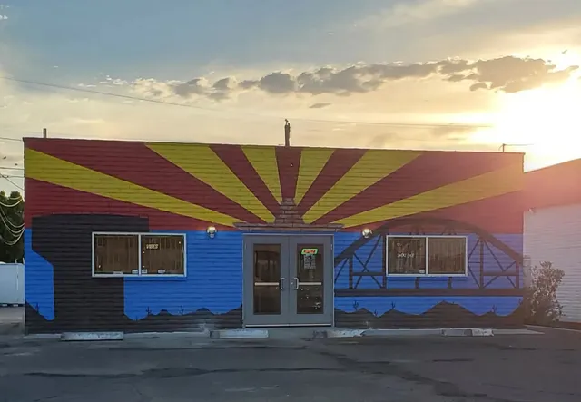 Neverlow Glass Gallery + CBD (Smoke shop)