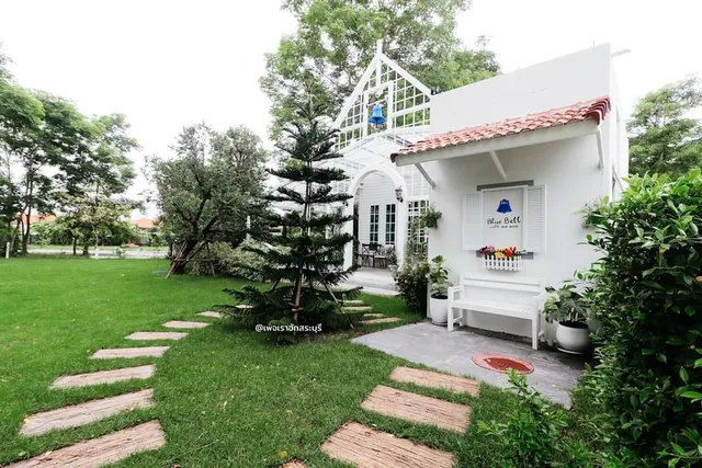 มี แอนด์ ทรี วิลล่า