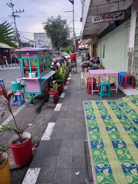 Pecel Lesehan Jl. Dhoho