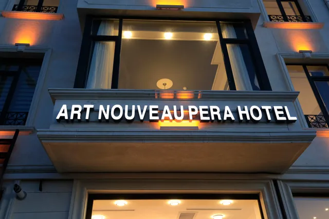 Art Nouveau Pera