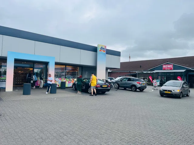 dm-drogerie markt in In d. Fummer 1b, 52538 Selfkant-Tüddern, Germany: Discover The Opening Hours, Reviews, Directions & Nearby Places of dm-drogerie markt