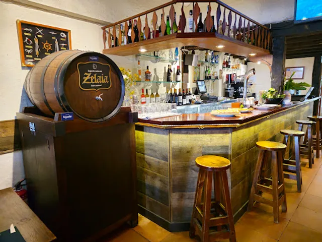 Sidrateka BIONDAR - asador y sidras