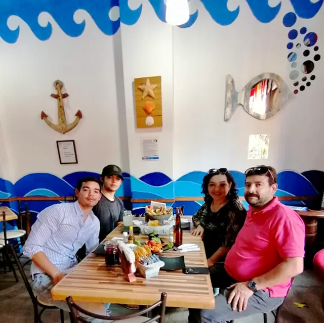 El Puerto Seafood SMA Marisquería y Coctelería