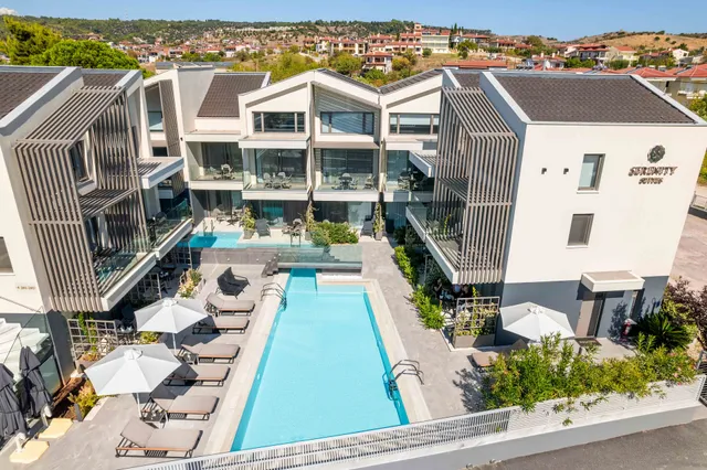 Serenity Suites 4 Keys