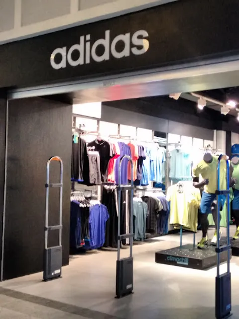 adidas Performance, Powerplant Mall